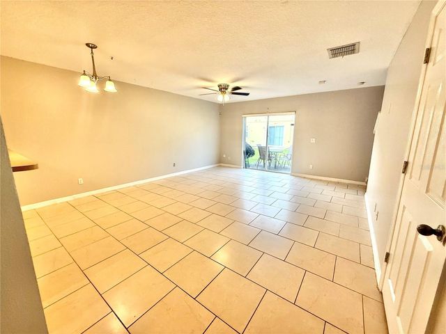 609 CRESTING OAK CIRCLE 98, Orlando, FL 32824
