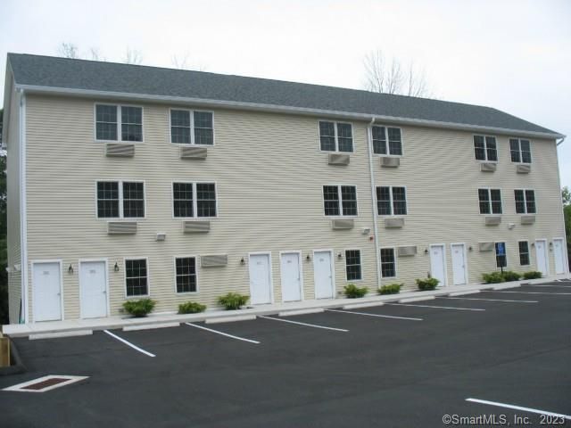 41 Grand Street 302, Danbury, CT 06810