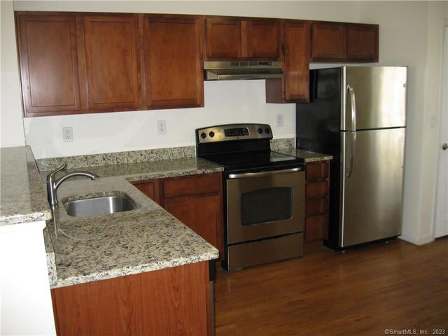 41 Grand Street 302, Danbury, CT 06810