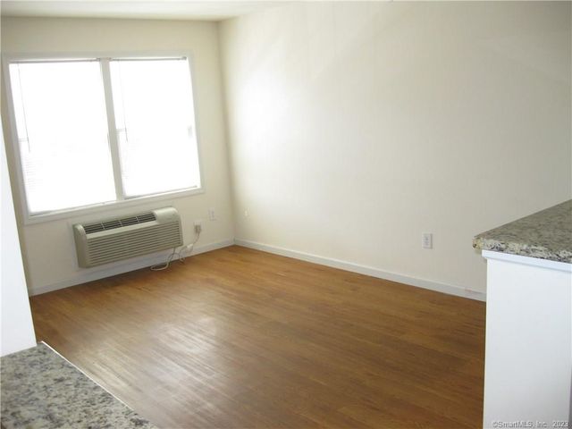 41 Grand Street 302, Danbury, CT 06810