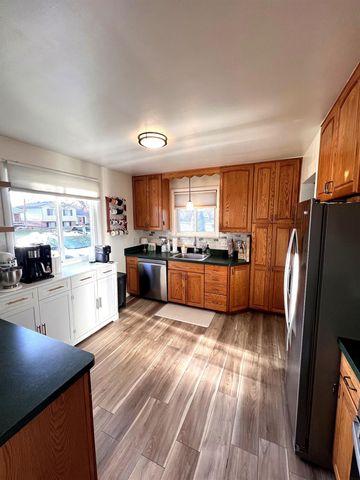 4433 Mayfair Street, Dearborn Heights, MI 48125