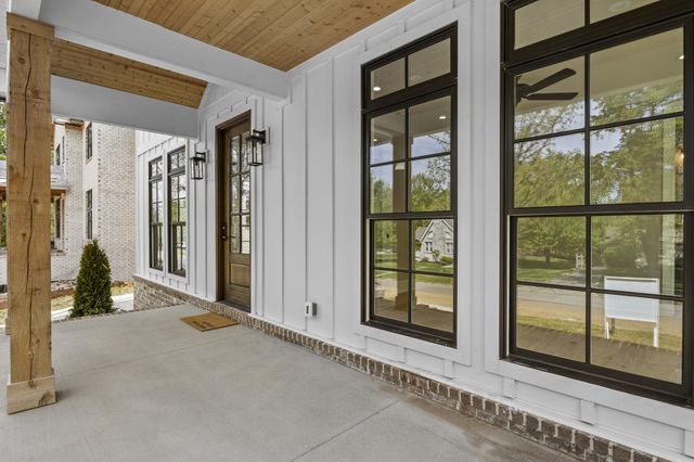 1212 Kastle Road, Lexington, KY 40502