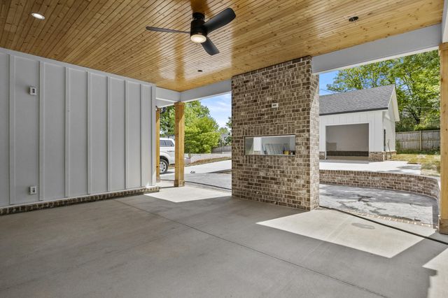 1212 Kastle Road, Lexington, KY 40502