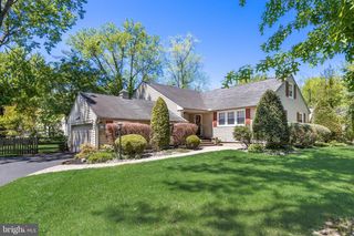 420 TOLL HOUSE LN, Moorestown, NJ 08057