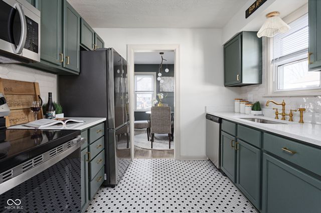 425 N 18th Avenue, Beech Grove, IN 46107