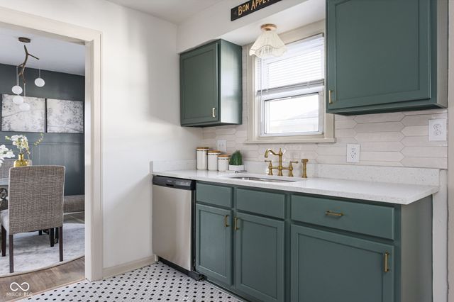 425 N 18th Avenue, Beech Grove, IN 46107