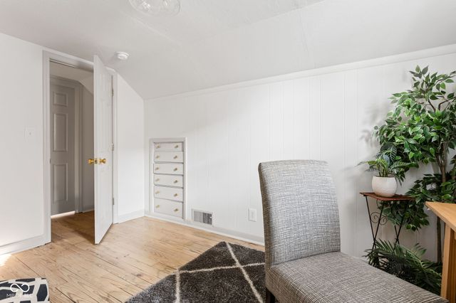 425 N 18th Avenue, Beech Grove, IN 46107