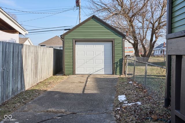 425 N 18th Avenue, Beech Grove, IN 46107