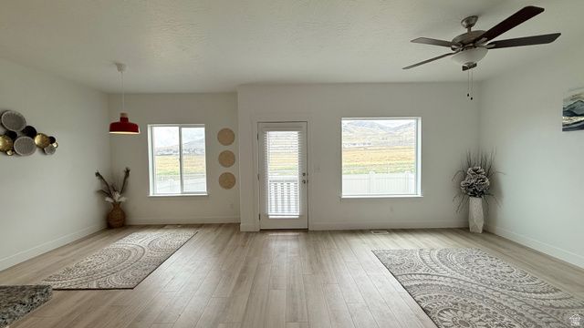 5124 E LAKEFIELD DR, Eagle Mountain, UT 84005