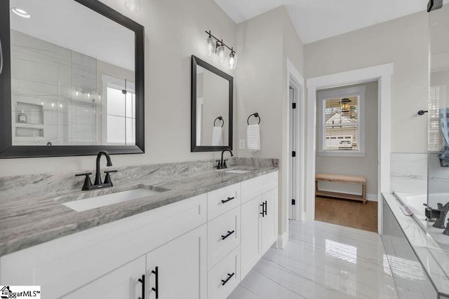 109 W Gunnery Court, Ninety Six, SC 29666