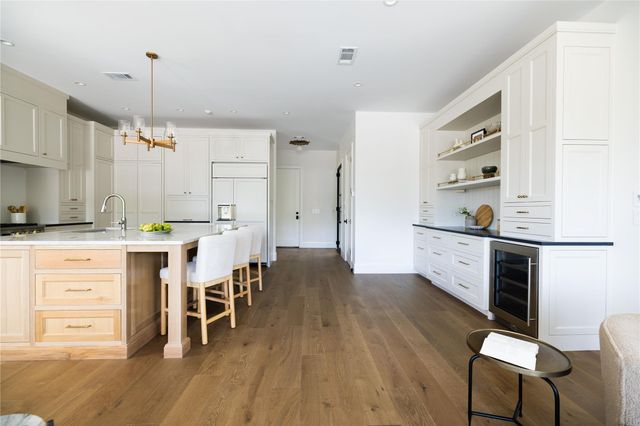 701 Hi Circle North DR B, Horseshoe Bay, TX 78657