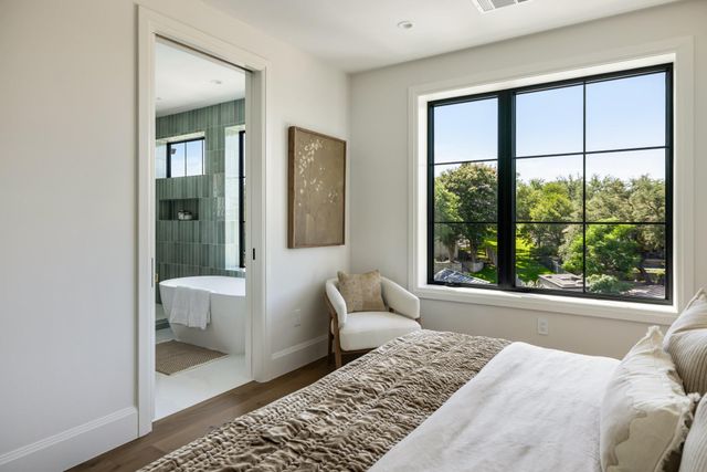 701 Hi Circle North DR B, Horseshoe Bay, TX 78657