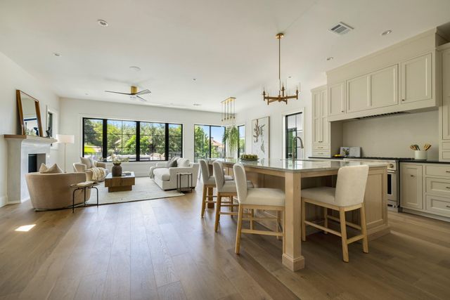 701 Hi Circle North DR B, Horseshoe Bay, TX 78657