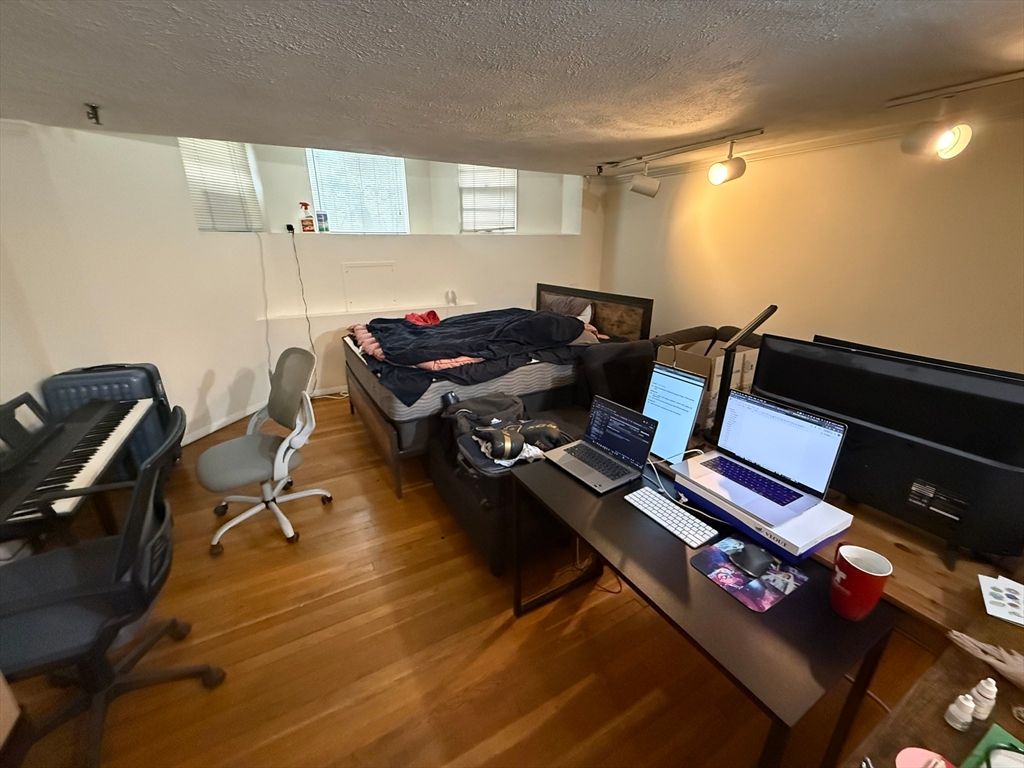 232 Marlborough St. 1, Boston, MA 02116