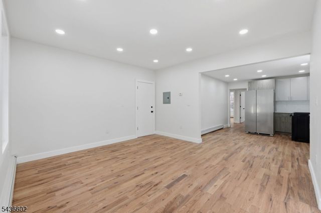203 Hansbury Ave, Newark City, NJ 07112