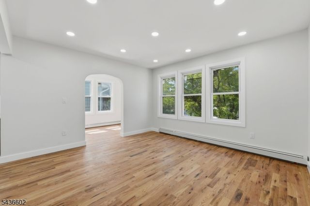 203 Hansbury Ave, Newark City, NJ 07112