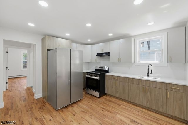 203 Hansbury Ave, Newark City, NJ 07112