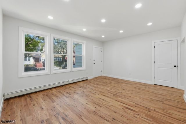 203 Hansbury Ave, Newark City, NJ 07112