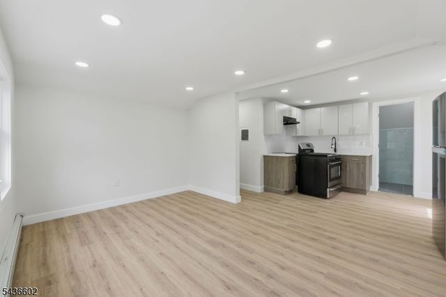 203 Hansbury Ave, Newark City, NJ 07112