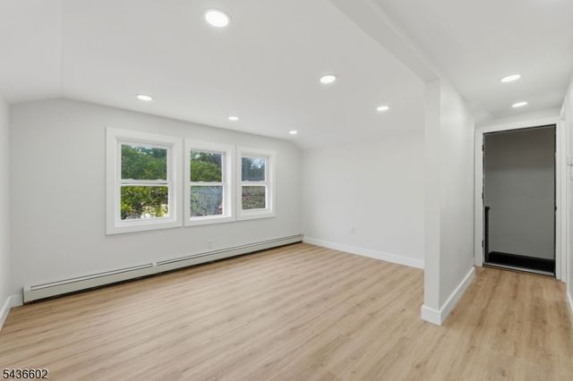 203 Hansbury Ave, Newark City, NJ 07112