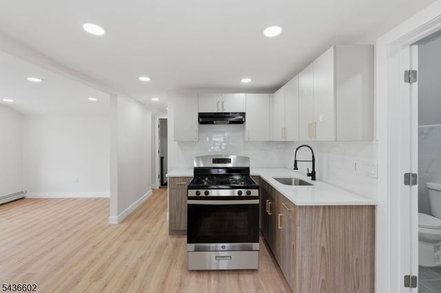 203 Hansbury Ave, Newark City, NJ 07112
