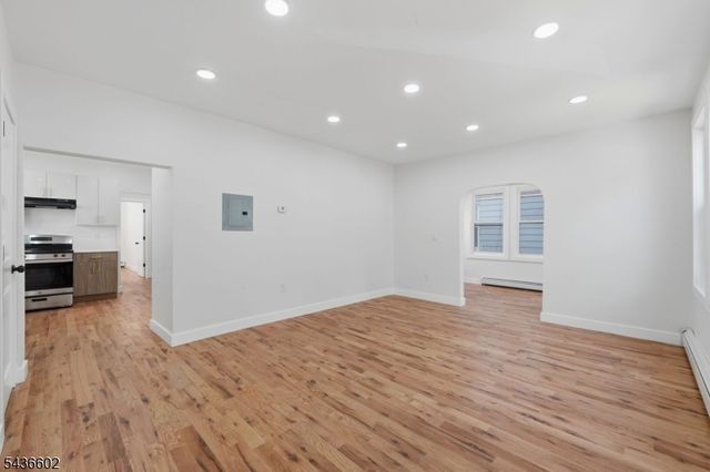203 Hansbury Ave, Newark City, NJ 07112