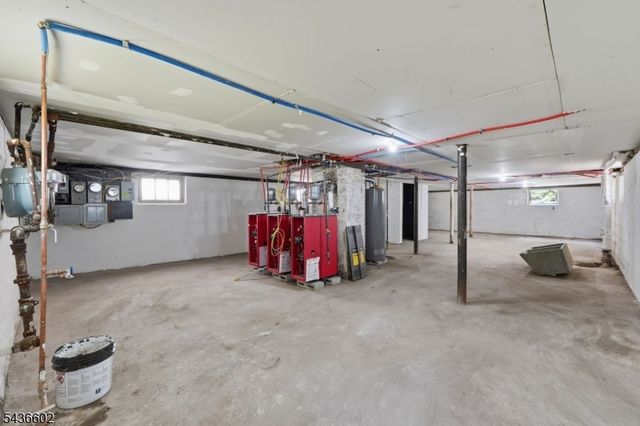 203 Hansbury Ave, Newark City, NJ 07112