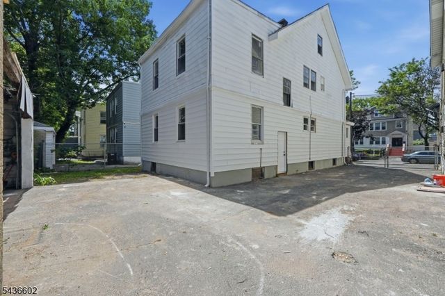 203 Hansbury Ave, Newark City, NJ 07112