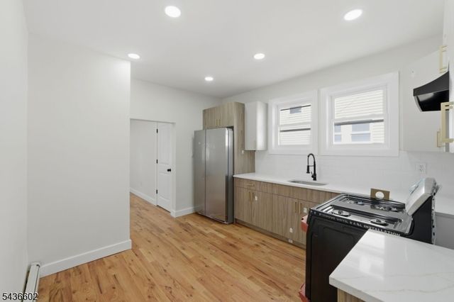 203 Hansbury Ave, Newark City, NJ 07112
