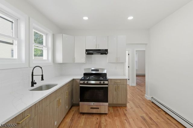 203 Hansbury Ave, Newark City, NJ 07112