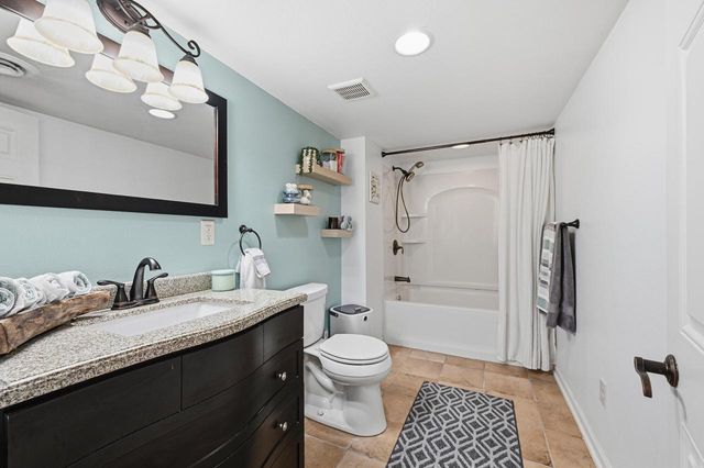 W299N2857 Maple AVENUE, Pewaukee, WI 53072