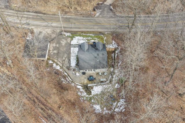 W299N2857 Maple AVENUE, Pewaukee, WI 53072