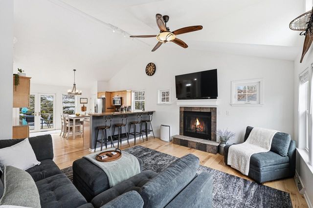 W299N2857 Maple AVENUE, Pewaukee, WI 53072