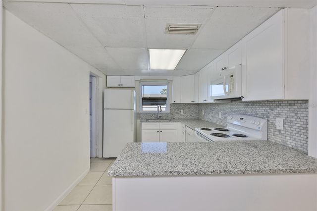 72 LAKE SHORE DRIVE, Palm Harbor, FL 34684