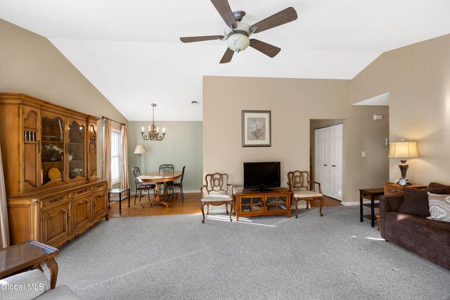 1200 Hillside Avenue 702, Niskayuna, NY 12309