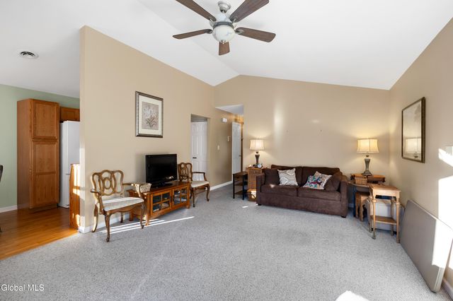 1200 Hillside Avenue 702, Niskayuna, NY 12309