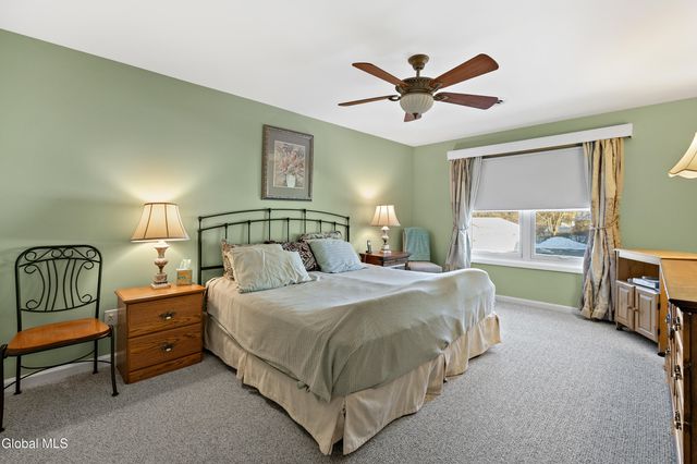 1200 Hillside Avenue 702, Niskayuna, NY 12309