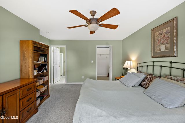 1200 Hillside Avenue 702, Niskayuna, NY 12309