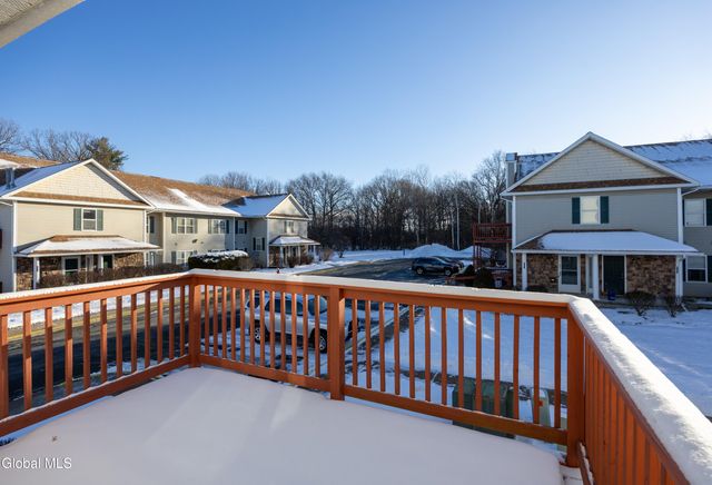 1200 Hillside Avenue 702, Niskayuna, NY 12309