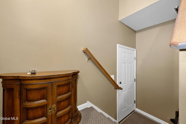 1200 Hillside Avenue 702, Niskayuna, NY 12309