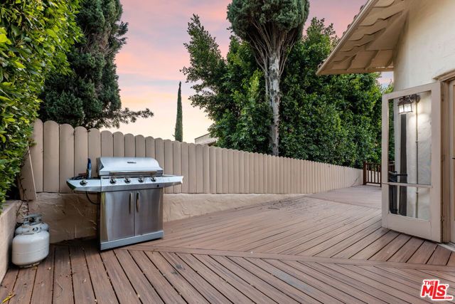 2238 EL CONTENTO Drive, Los Angeles, CA 90068