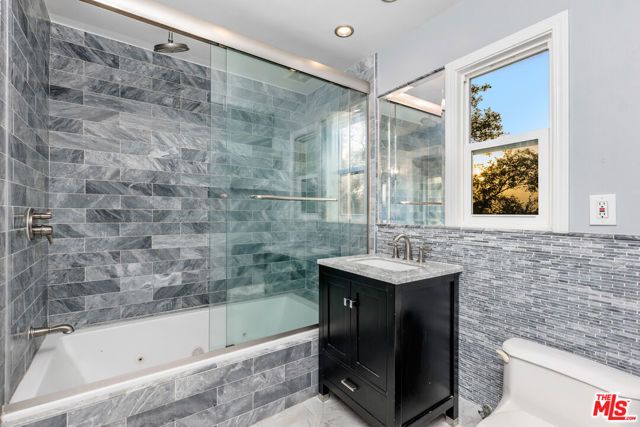 2238 EL CONTENTO Drive, Los Angeles, CA 90068