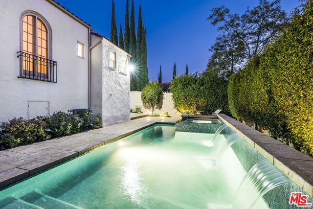 2238 EL CONTENTO Drive, Los Angeles, CA 90068
