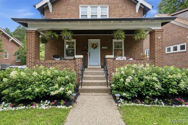 7360 Northmoor Drive, St Louis, MO 63105