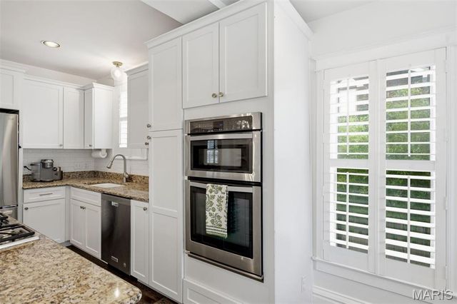 7360 Northmoor Drive, St Louis, MO 63105