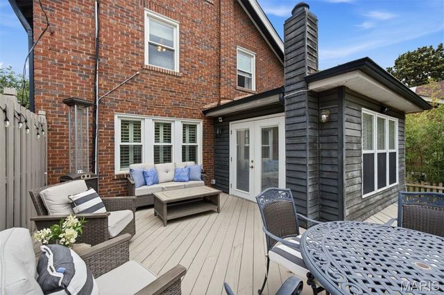 7360 Northmoor Drive, St Louis, MO 63105
