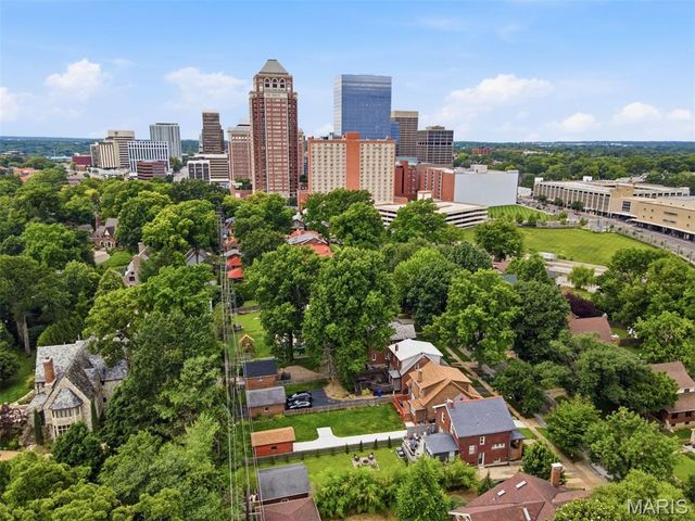 7360 Northmoor Drive, St Louis, MO 63105