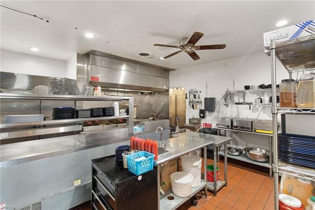 100 Carys Chapel RD, Poquoson, VA 23662