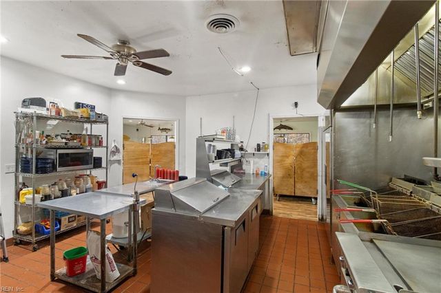 100 Carys Chapel RD, Poquoson, VA 23662