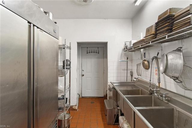 100 Carys Chapel RD, Poquoson, VA 23662